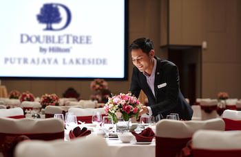 Doubletree By Hilton Putrajaya Lakeside