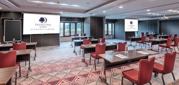 Doubletree By Hilton Putrajaya Lakeside