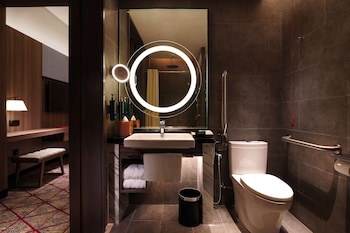 Doubletree By Hilton Putrajaya Lakeside