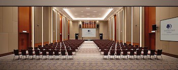 Doubletree By Hilton Putrajaya Lakeside