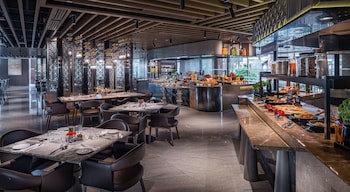 Doubletree By Hilton Putrajaya Lakeside