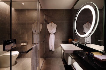 Doubletree By Hilton Putrajaya Lakeside