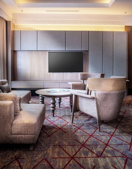 Doubletree By Hilton Putrajaya Lakeside
