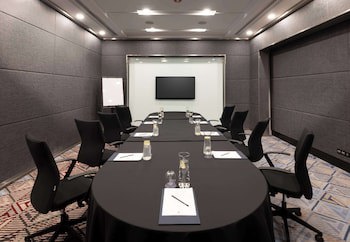 Doubletree By Hilton Putrajaya Lakeside