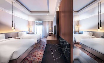 Doubletree By Hilton Putrajaya Lakeside