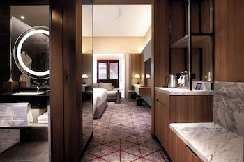 Doubletree By Hilton Putrajaya Lakeside
