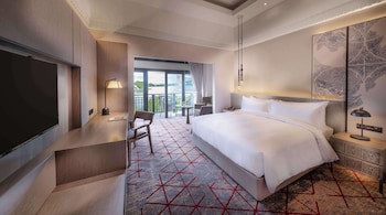 Doubletree By Hilton Putrajaya Lakeside