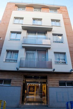Hotel Serrano