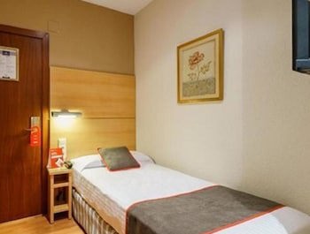 Hotel Serrano