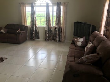 Retreat Guesthouse Luxury Suites