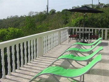 Retreat Guesthouse Luxury Suites