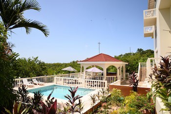 Retreat Guesthouse Luxury Suites