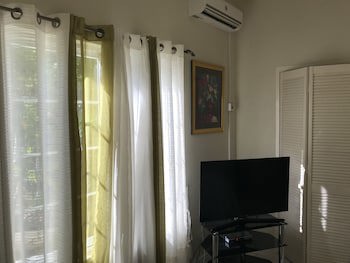 Retreat Guesthouse Luxury Suites