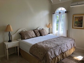 Retreat Guesthouse Luxury Suites