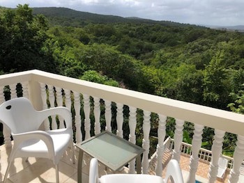 Retreat Guesthouse Luxury Suites