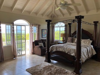 Retreat Guesthouse Luxury Suites