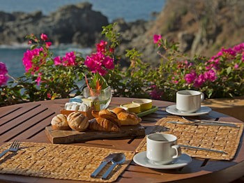 Cala De Mar Resort & Spa Ixtapa