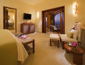 Cala De Mar Resort & Spa Ixtapa