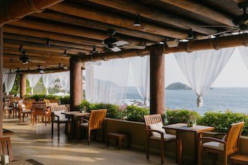 Cala De Mar Resort & Spa Ixtapa