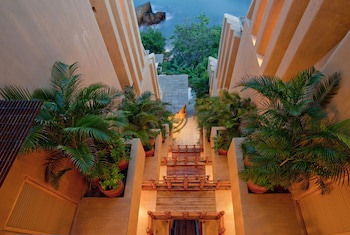 Cala De Mar Resort & Spa Ixtapa