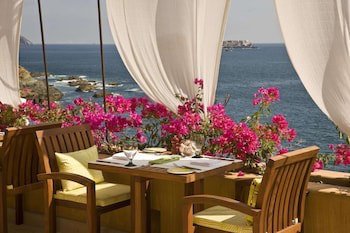 Cala De Mar Resort & Spa Ixtapa