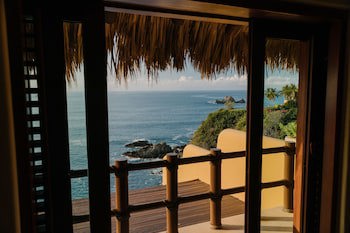 Cala De Mar Resort & Spa Ixtapa