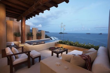 Cala De Mar Resort & Spa Ixtapa