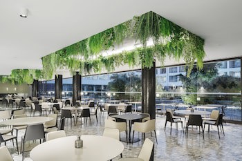 Azoris Royal Garden