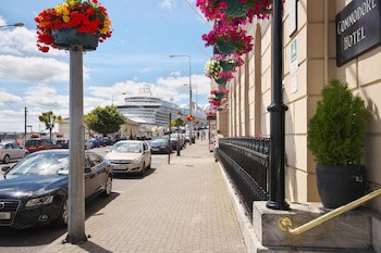 Commodore Hotel