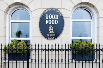 Commodore Hotel