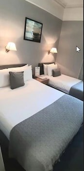 Commodore Hotel