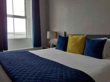 Commodore Hotel