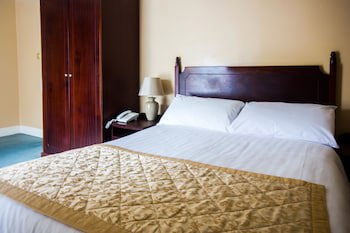 Commodore Hotel