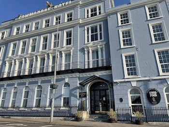 Commodore Hotel