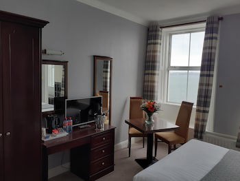 Commodore Hotel