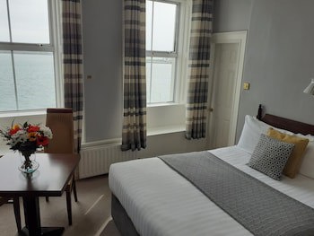 Commodore Hotel