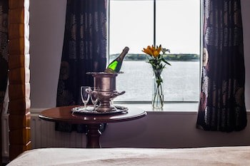 Commodore Hotel