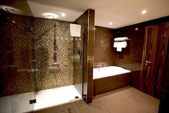 Clayton Hotel Dublin Airport