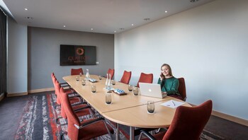 Clayton Hotel Dublin Airport