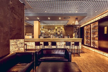 City Park Hotel & Residence