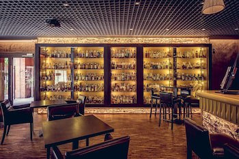 City Park Hotel & Residence
