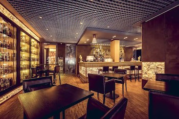 City Park Hotel & Residence