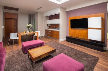 City Park Hotel & Residence