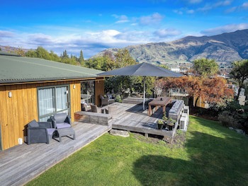 Wanaka Springs Lodge