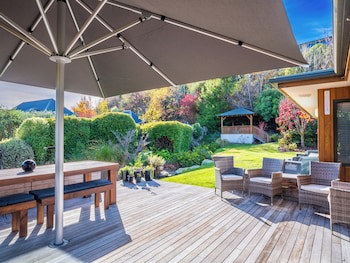 Wanaka Springs Lodge