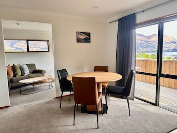 Wanaka Springs Lodge