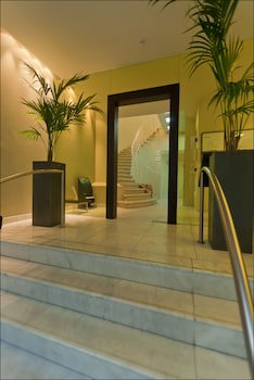 B-Aparthotel Grand Place
