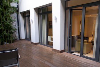 B-Aparthotel Grand Place