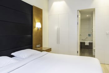 B-Aparthotel Grand Place