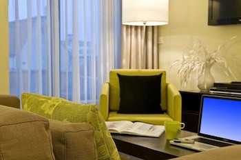 B-Aparthotel Grand Place